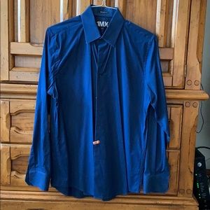 Men’s Express Modern Fit buttondown(Med 15-15 1/2)